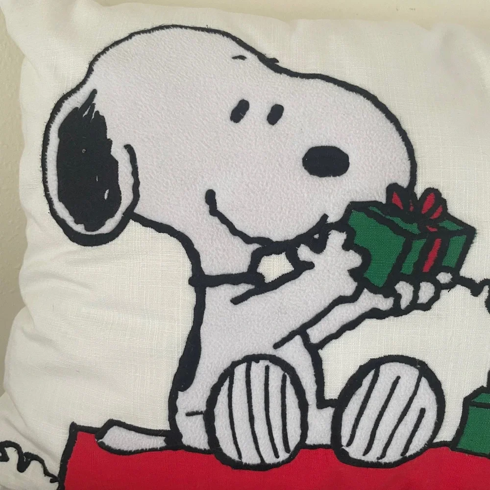 Pottery‎ Barn Peanuts Snoopy Christmas Holiday Lumbar Pillow 14x26